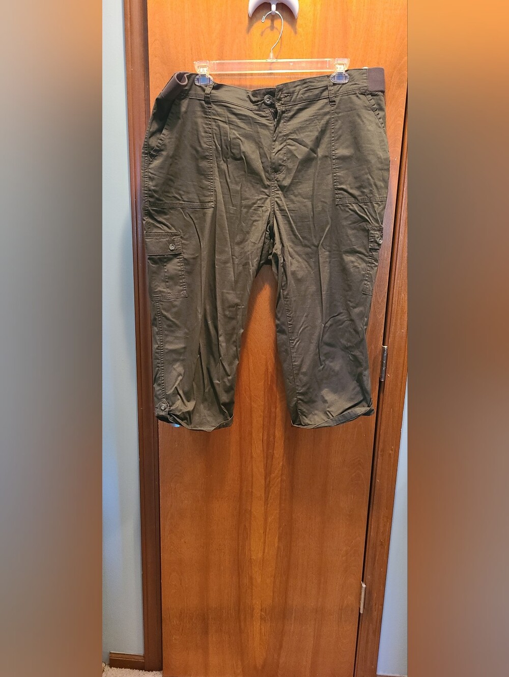 Women's Olive Cargo Capris - Casual Utility Pants